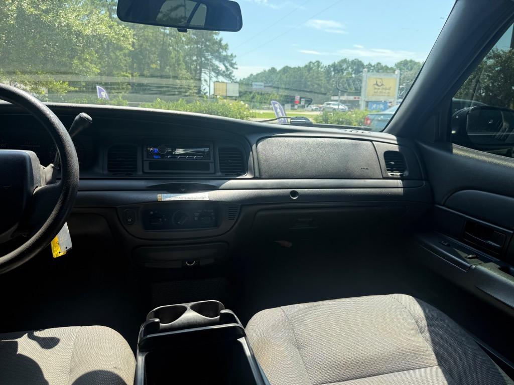 2006 Ford Crown Victoria - Photo 16