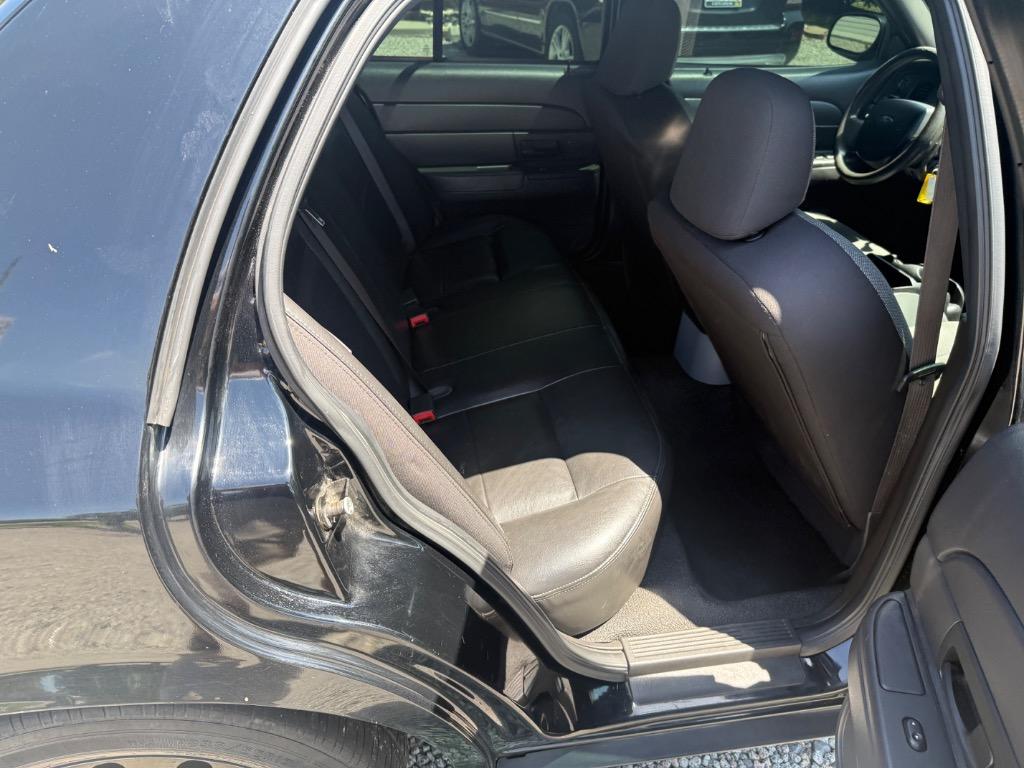 2006 Ford Crown Victoria - Photo 14
