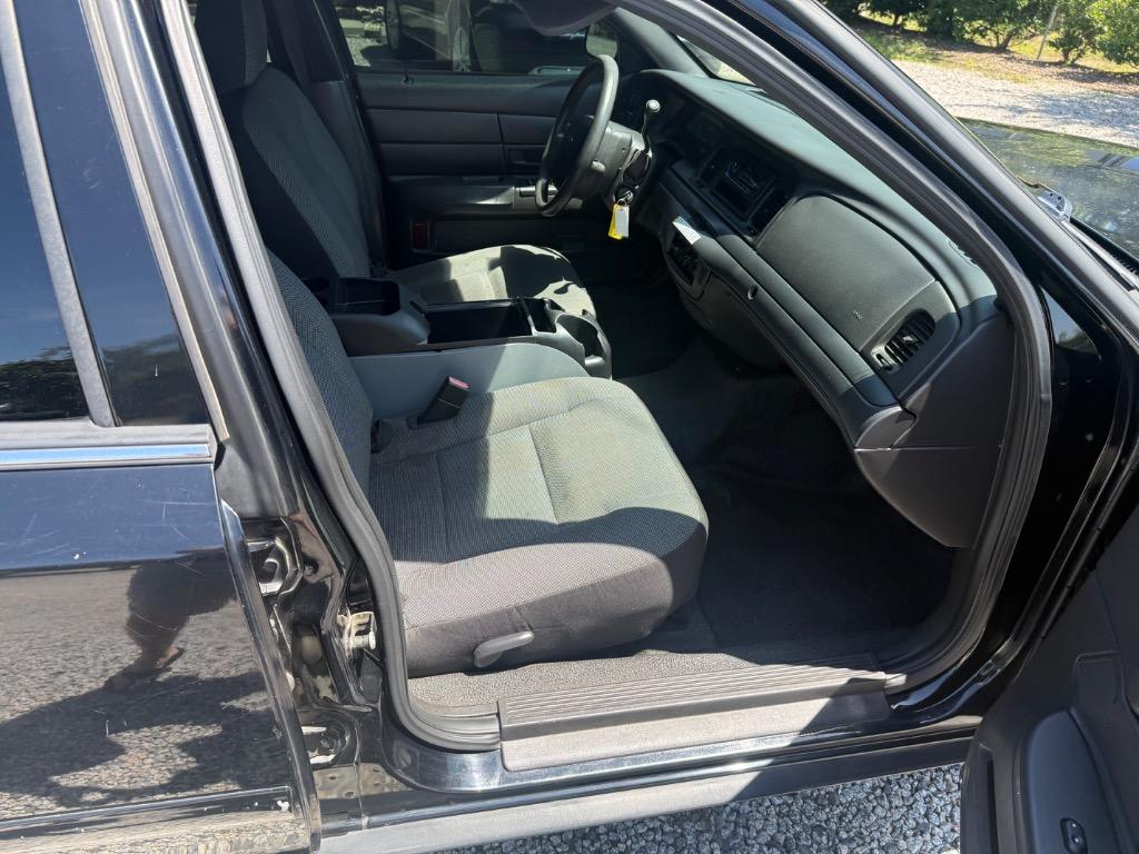 2006 Ford Crown Victoria - Photo 12