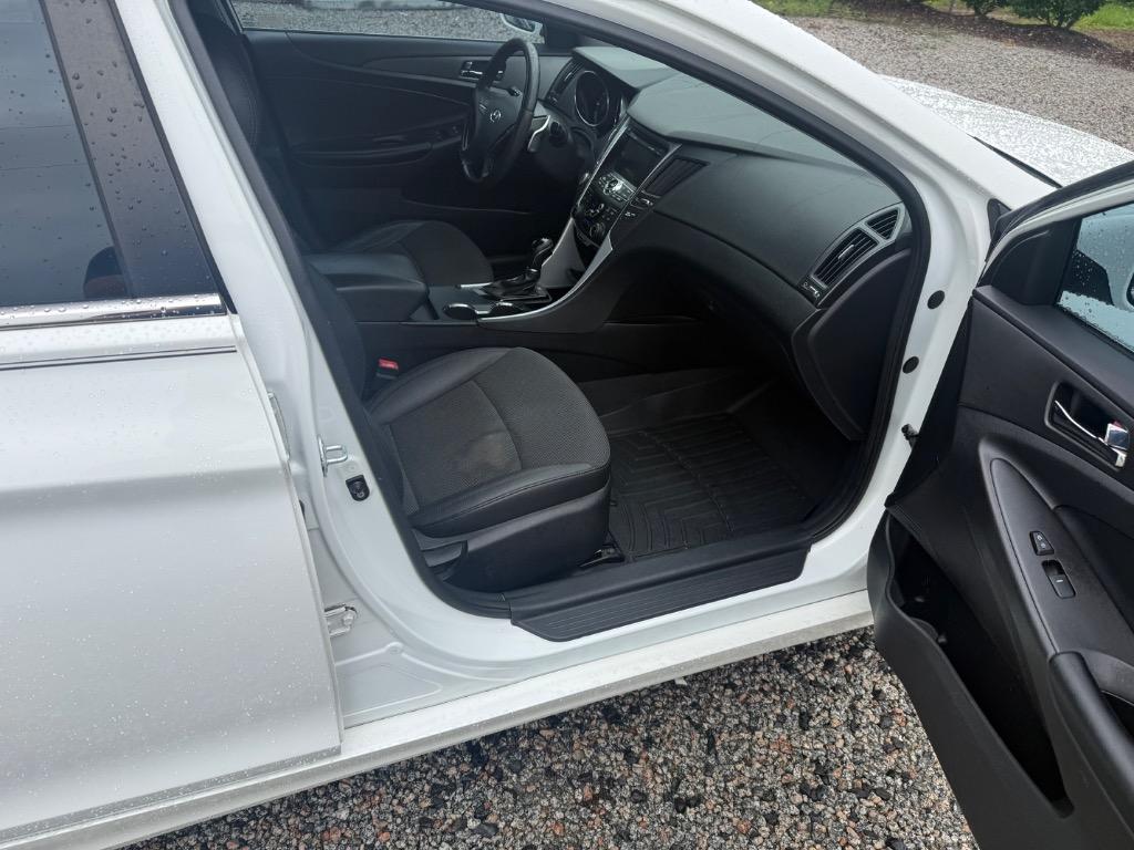 2011 Hyundai Sonata SE - Photo 12