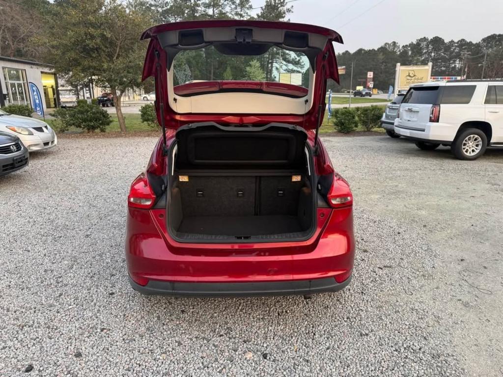 2015 Ford Focus SE - Photo 11