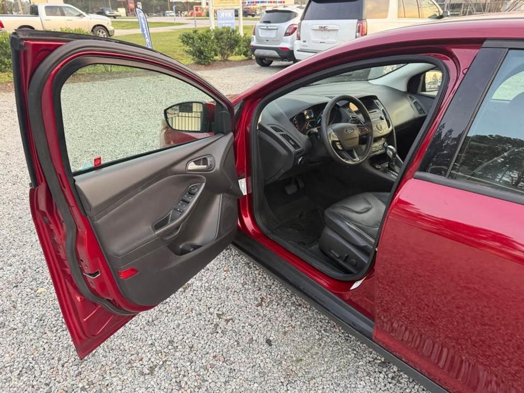 2015 Ford Focus SE - Photo 7