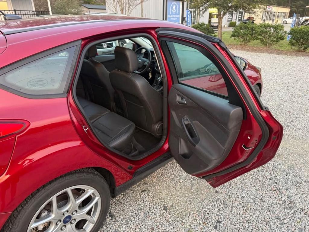 2015 Ford Focus SE - Photo 14