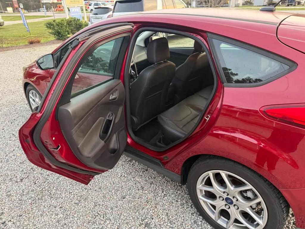 2015 Ford Focus SE - Photo 9