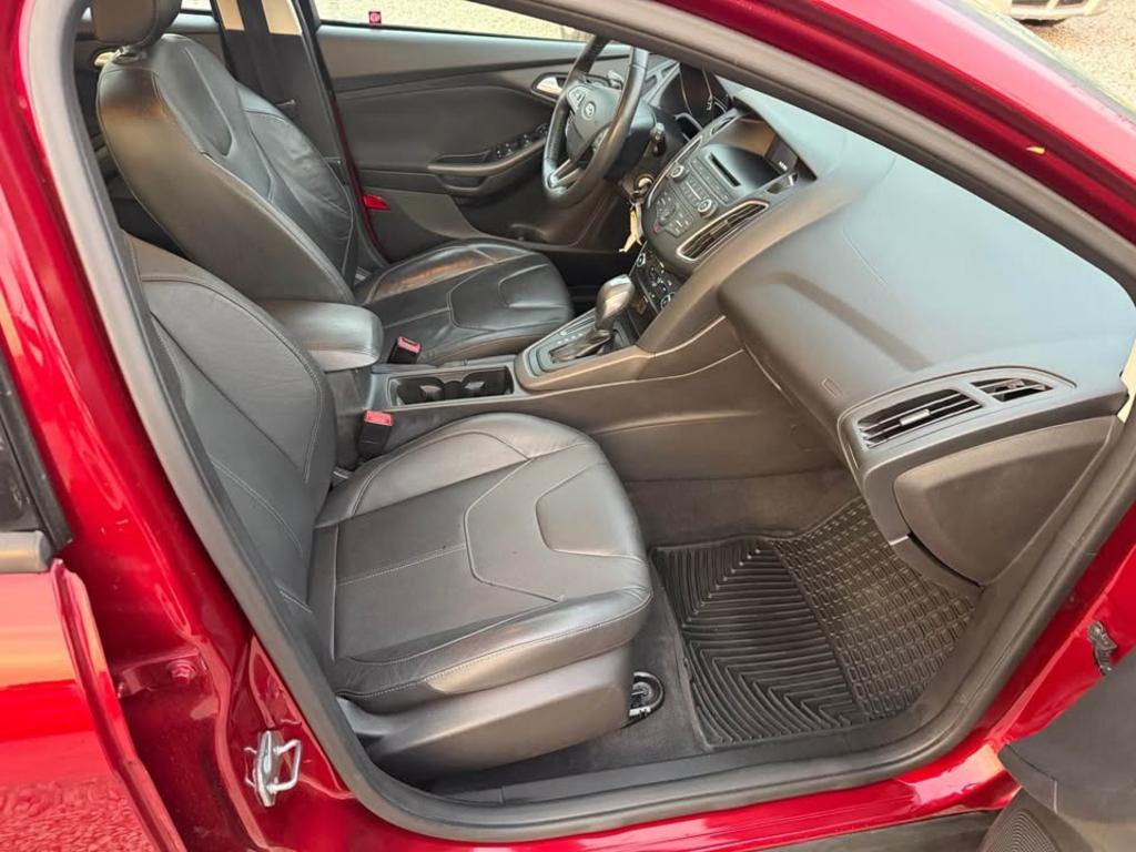 2015 Ford Focus SE - Photo 13
