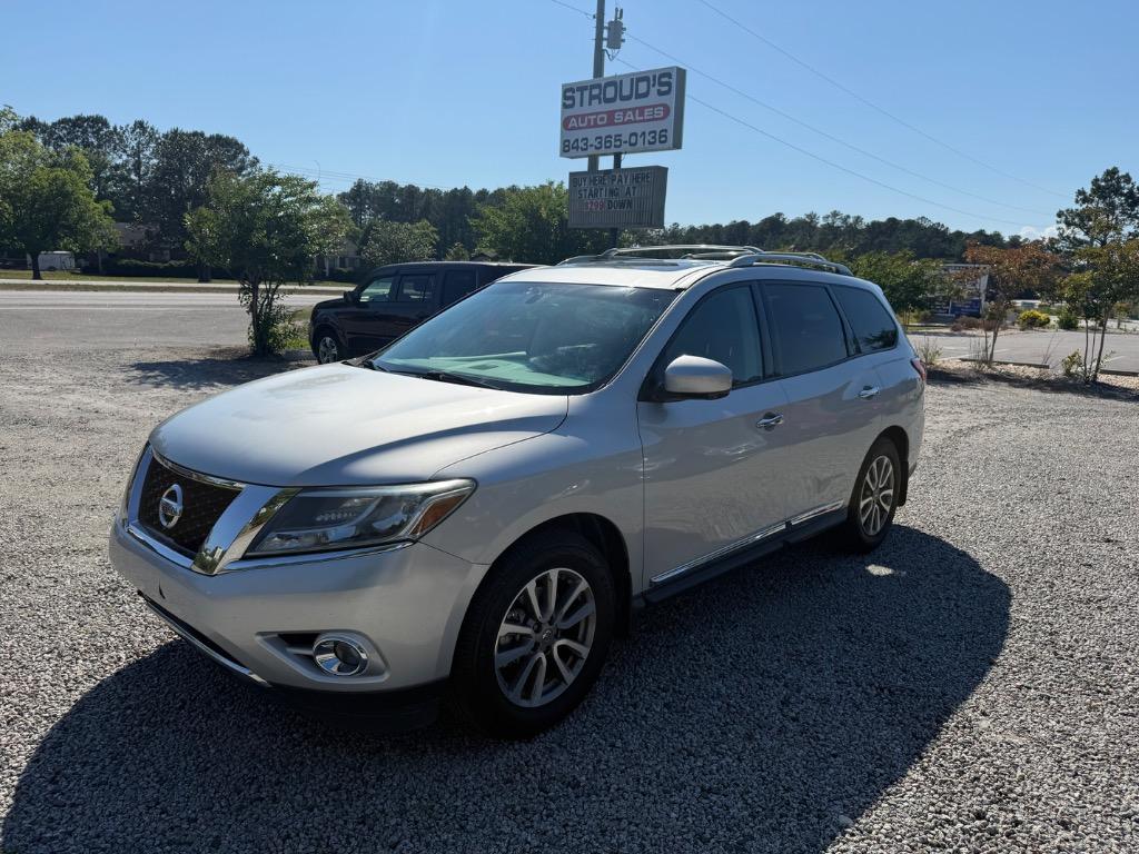 2015 Nissan Pathfinder SL 2WD's photo