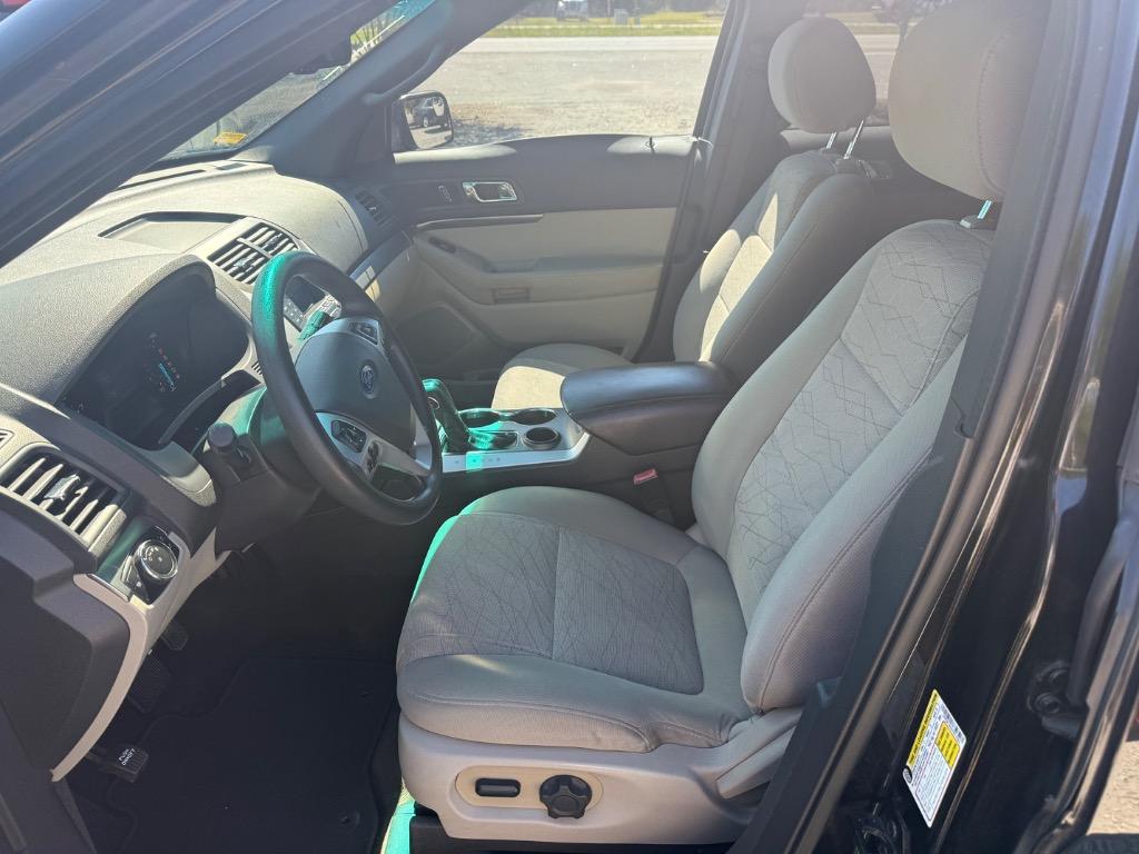 2015 Ford Explorer Base - Photo 8