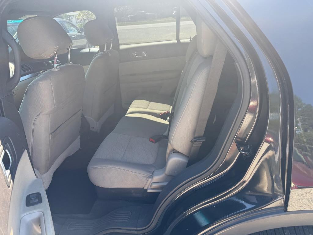 2015 Ford Explorer Base - Photo 10
